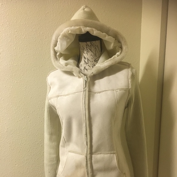 Cream suede warm jacket. - Picture 1 of 6